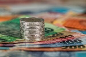 安全投資として不動産クラウドファンディングを1万円から始める方法は？